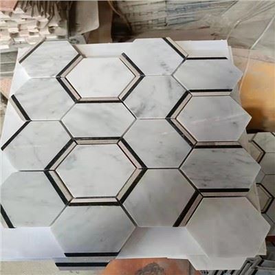 Carrara vit mosaikdesign